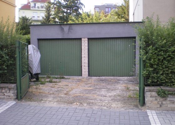 Oprava lepenkové střechy dvougaráže